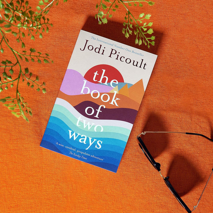 The Book of Two Ways: The stunning bestseller about life, death and missed opportunities: Jodi Picoult